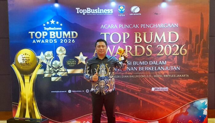 7 Bulan Menjabat, Ekawanto Saba Antar Perumda Tirta Buisun Tana Toraja Raih Penghargaan Nasional