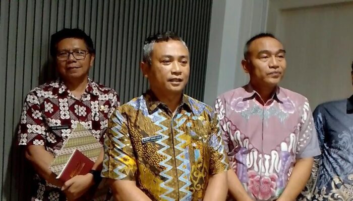 Gara-gara Larang Siswi Berjilbab, Kepsek SMPN 2 Bonggakaradeng Terancam Dipecat